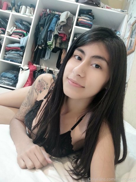 mialopez7 裸のスター 写真