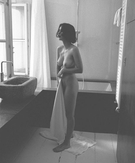 wolfishglow 独占女優 写真