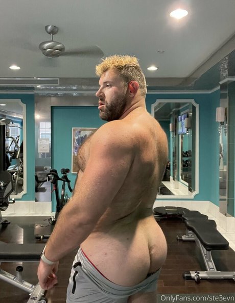 裸のシャワー オンリーファンズ ヌード ギャラリー