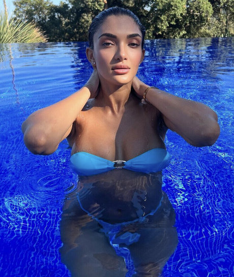 Nadiya Khan xxxスター 画像
