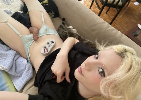 オタクなティーンのオンリーファンズ 美しいポルノ 画像