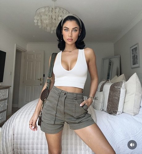 Cally Jane Beech トップ女優 写真