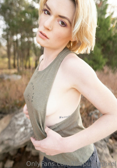 巨乳ゴスオンリーファンズ 無料裸 画像