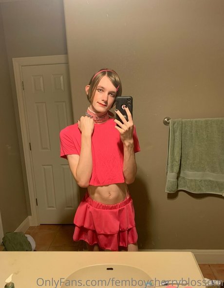 巨乳ゴスオンリーファンズ 美しい裸 画像