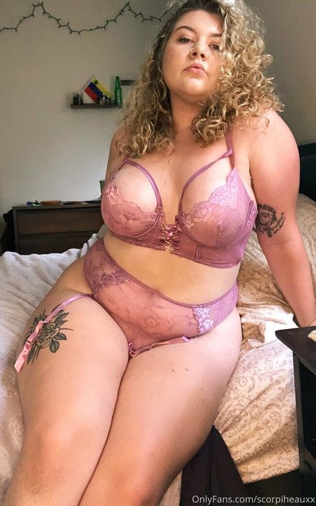 scorpiheauxx ポルノスター ヌード 写真