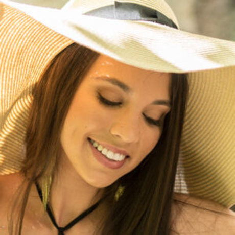 Makenna Gott ポルノスター 独占 画像