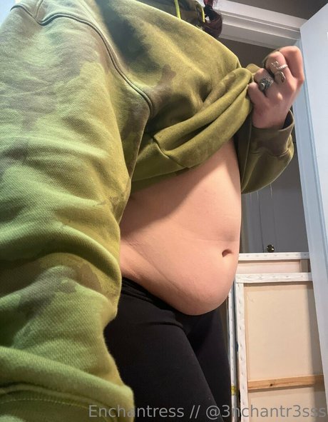 太ったおばあちゃんオンリーファンズ アート裸 ギャラリー