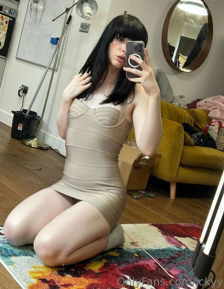 ickyypeach トップモデル 写真