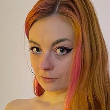 Lolarosexxx ヌード女優 写真