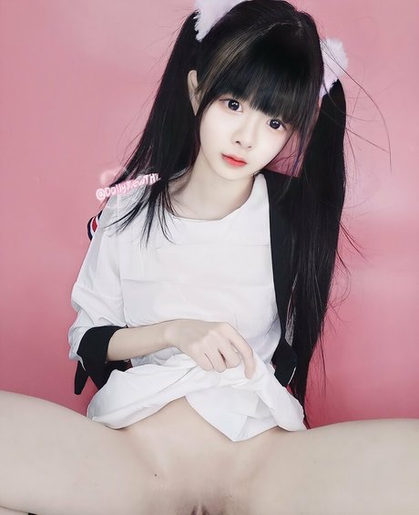 DollyMewTH セクシーなスター 写真