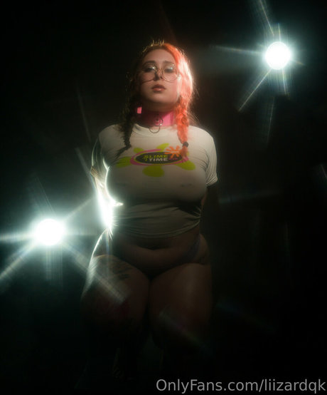 liizardqk アダルト女優 写真
