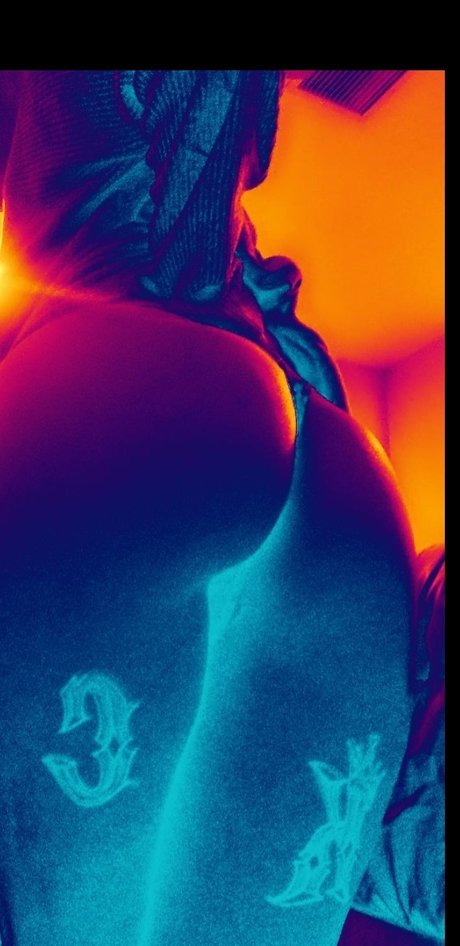 Tlea Teaspoon セックスモデル 写真