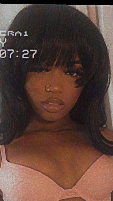 TheeRealCarmen ヌードモデル 写真