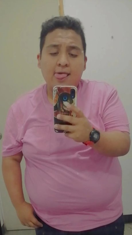 巨乳ストリップオンリーファンズ 可愛い 画像