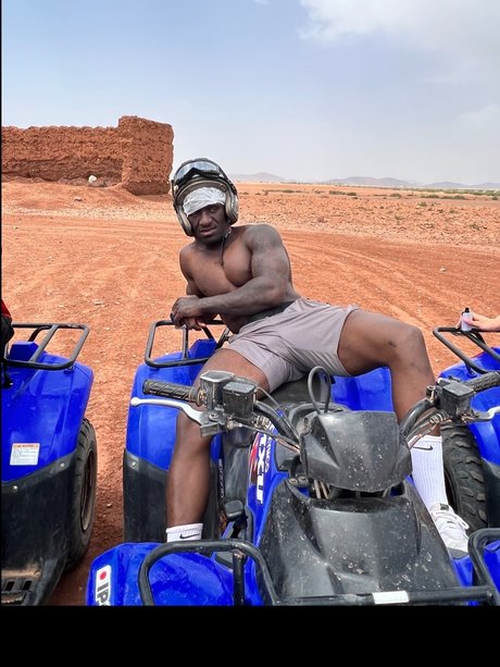 MR DARK CHOCOLATE ポルノスター 素敵 写真