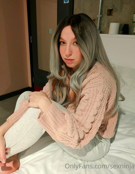 パンツ オンリーファンズ ポルノ 画像