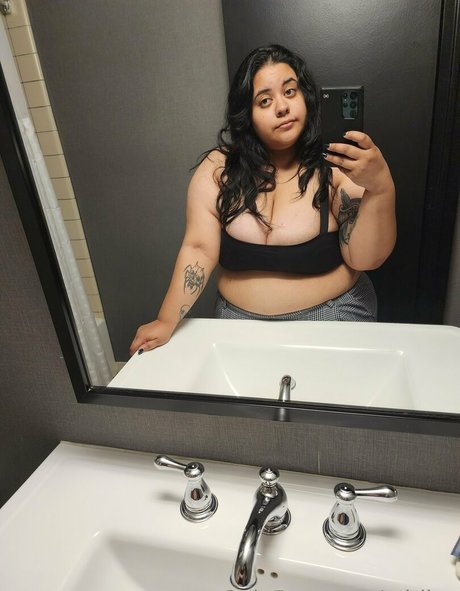 ティーンソロオンリーファンズ 美しい裸 写真