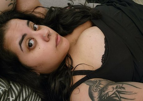 adriivy top profile image