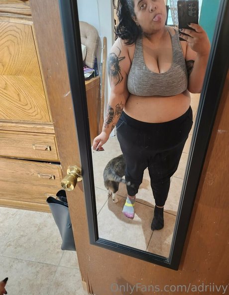 adriivy 美しいモデル 写真