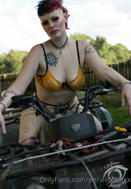 penelopefixx かわいいポルノスター 写真