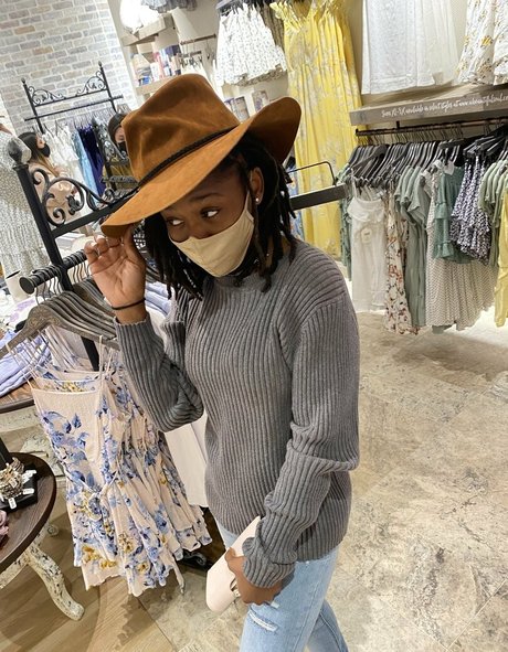 ストリッパーオンリーファンズ 美しいヌード 写真