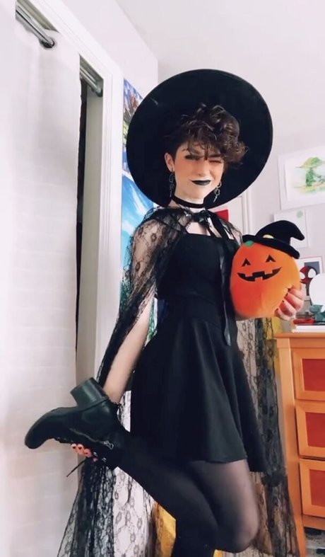 カッククイーンオンリーファンズ ポルノ 写真