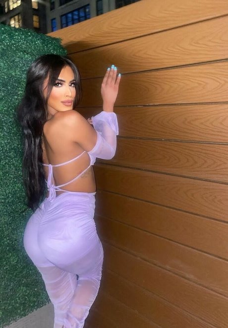 Yasmeen Ali 独占スター 写真