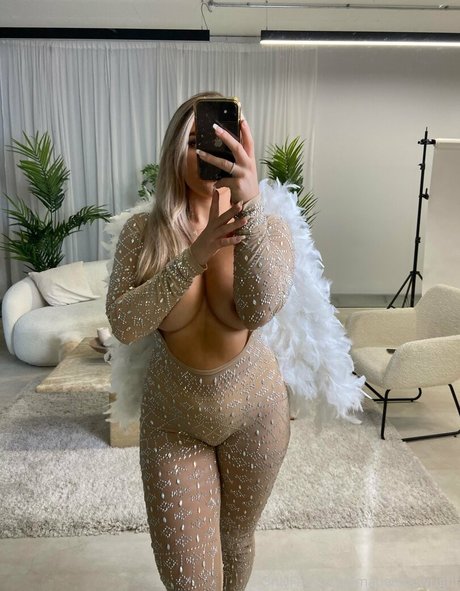 madelenewright xxxスター 写真