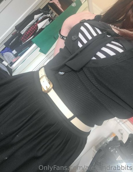 alexandrabbits ポルノモデル 写真