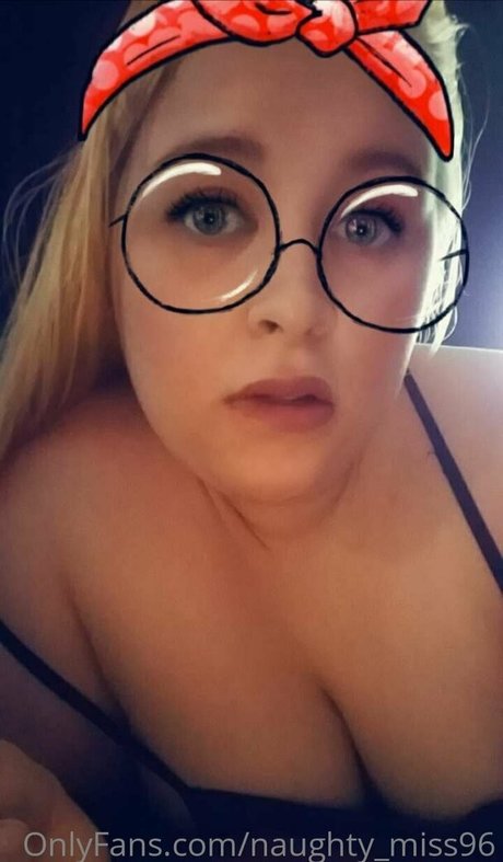 naughty miss96 裸の女優 写真