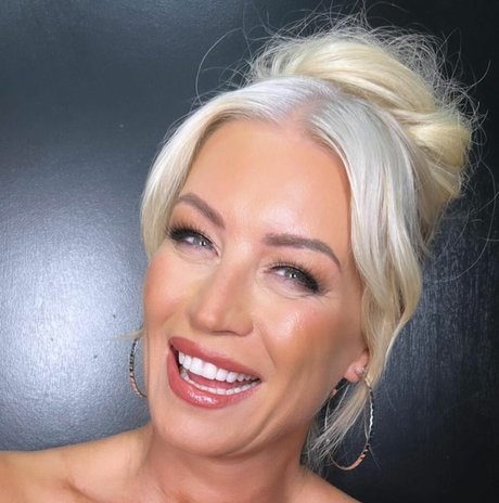 Denise Van Outen スター ヌード 写真