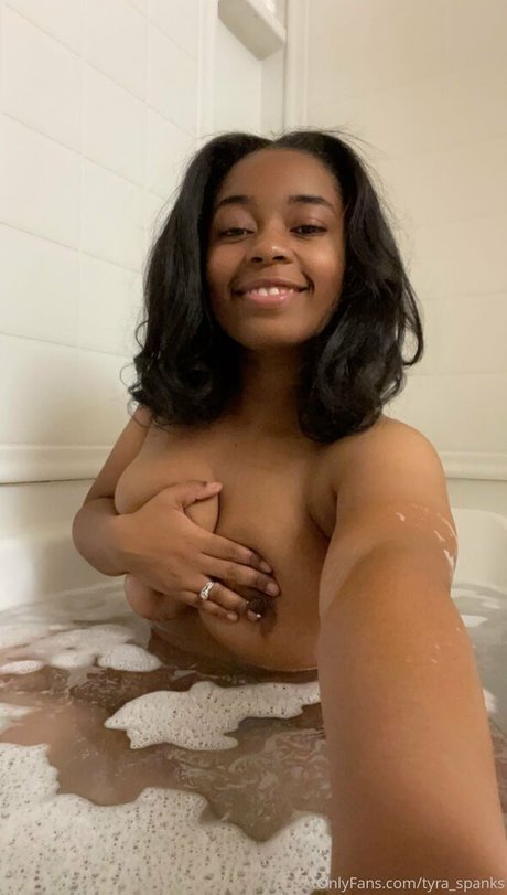 アジアンシャワー オンリーファンズ アート裸 アーカイブ