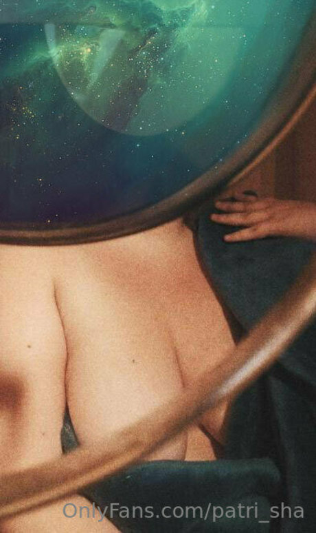 patri sha エロティックなスター 写真