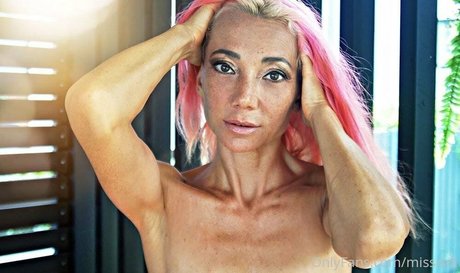 トゥワークオンリーファン ホットセクシー 写真