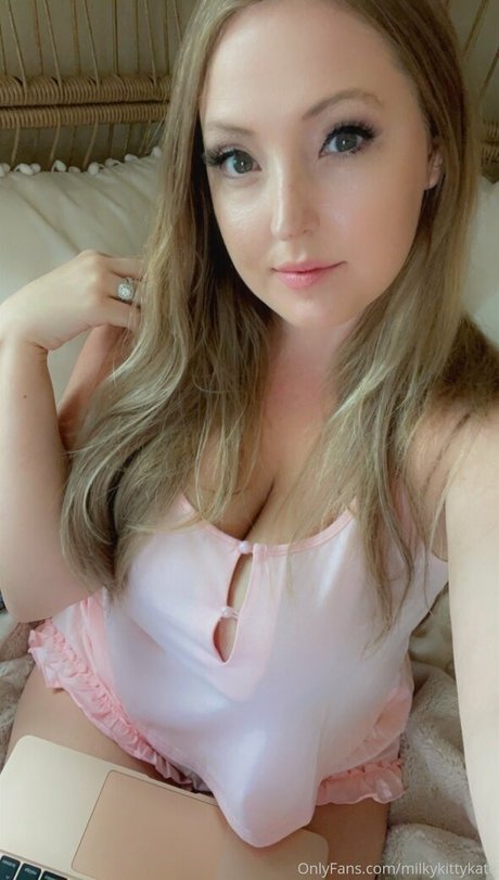 milkykittykate トップ女優 写真