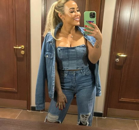 Stephanie Davis 高品質のポルノスター アーカイブ