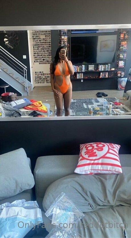 Reddotbitch ホット女優 画像