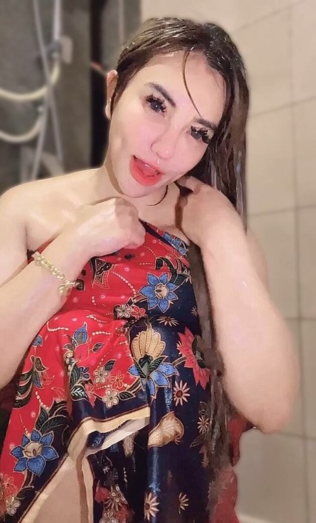 MekSarrah エロティック女優 写真