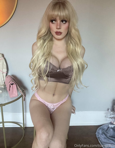 巨乳の熟女オンリーファンズ 美しい 写真