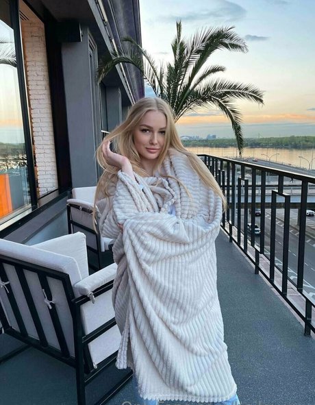 haileycherry 完璧なスター 写真