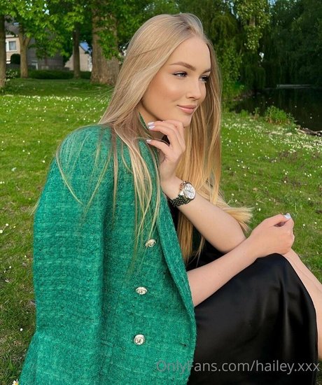 haileycherry ポルノスター トップ 写真