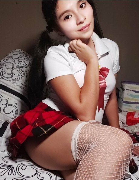emilipetitefree モデル 画像