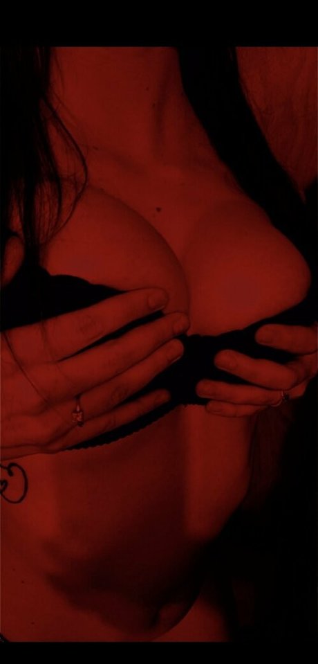 エボニー無料オンリーファンズ セクシーヌード ギャラリー