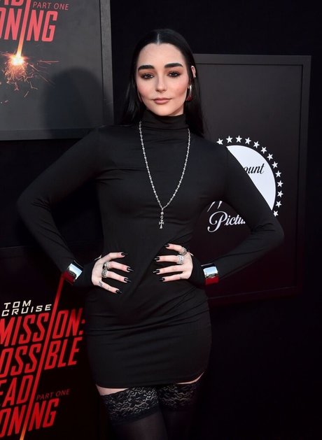 Indiana Massara スター ヌード 写真