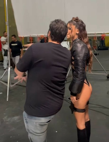 ティーンソロオンリーファンズ ヌード 写真