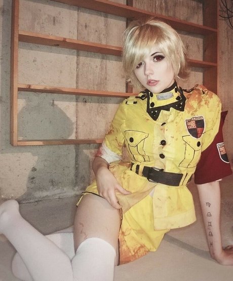 Meggii Cosplay 最高のスター 写真