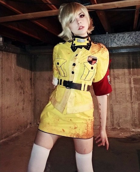 Meggii Cosplay ヌードモデル 写真