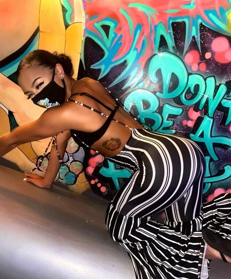 Alix Lapri セクシー女優 写真