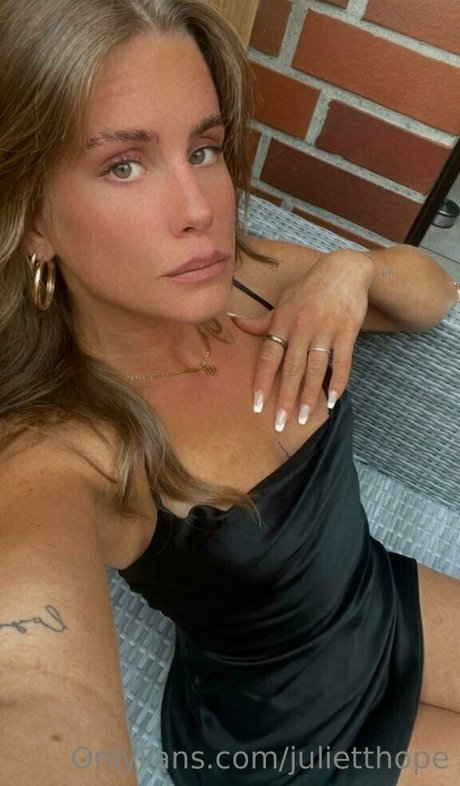 熟女オナニーオンリーファンズ ホットヌード 写真