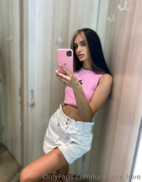 luna xxx love 完璧なポルノスター 写真